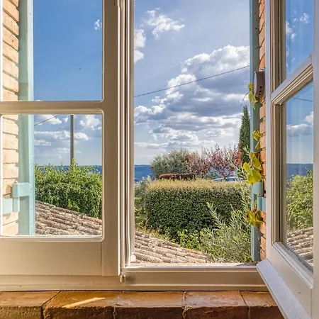 Hilltop In The Dreamy Orvieto Countryside